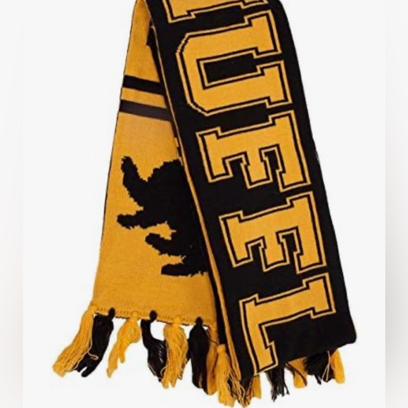 elope Other - EUC Harry Potter Hufflepuff Collegiate Style official licensed Reversible Scarf